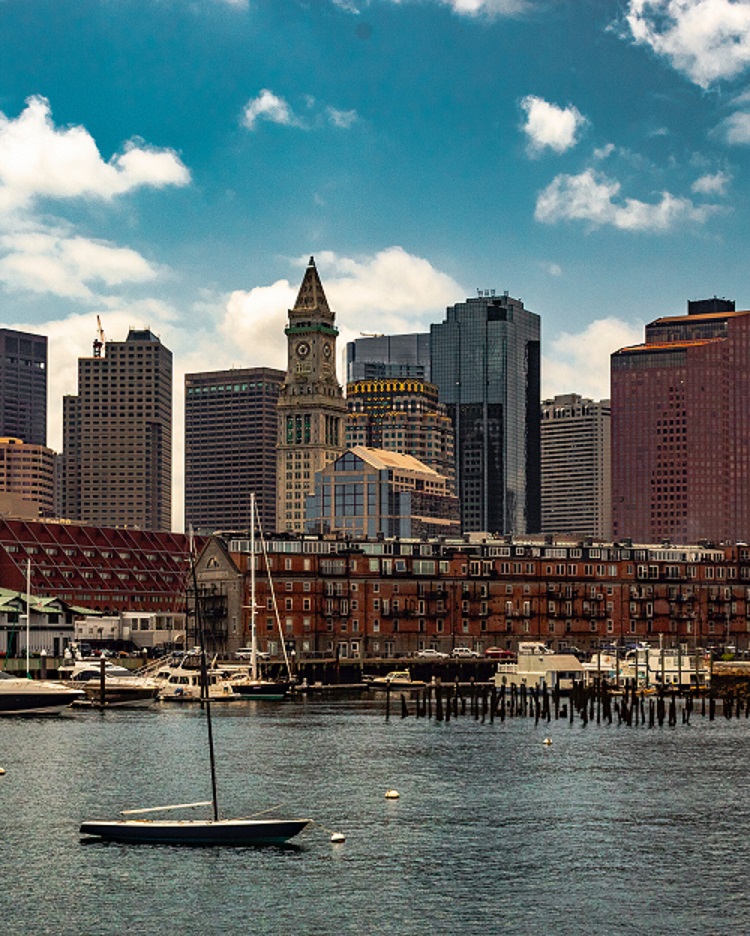 Summize opens new Boston office.