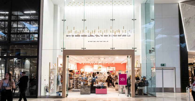 Frameless glass shopfronts