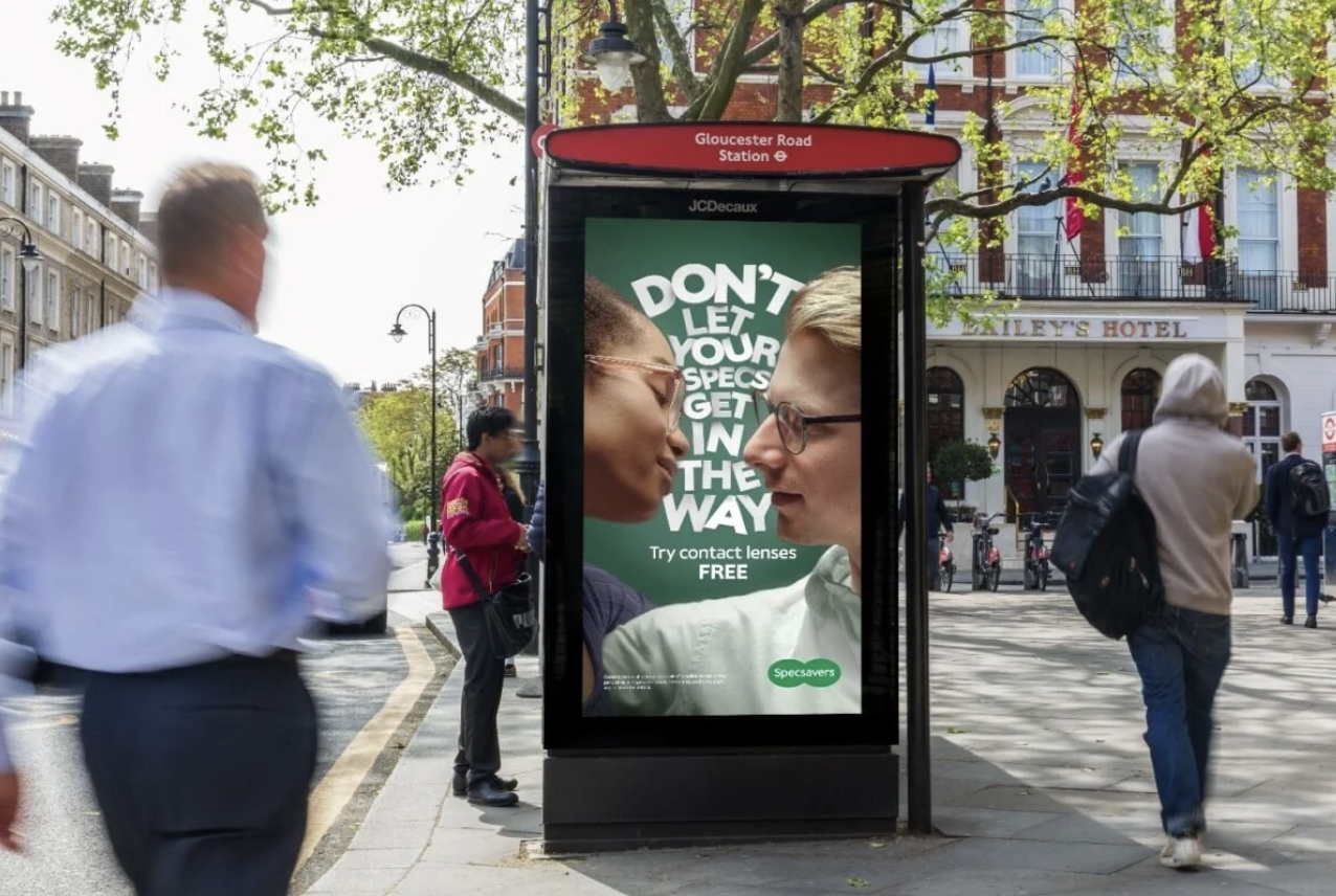 How to advertise in bus shelters - One Day Agency